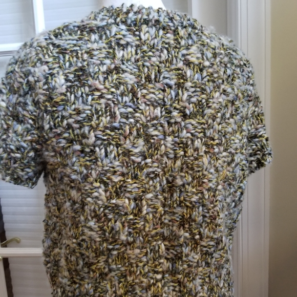 Wool cropped cardigan sweater. Size Medium. Hand Knit by Dollie, wood buttons - Picture 3 of 11